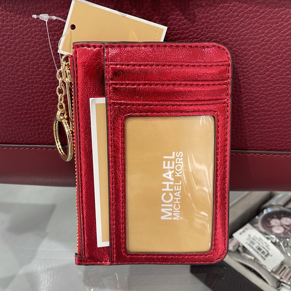 MICHAEL KORS
Jet Set Travel Small Top Zip Coin Pouch With ID Keychain
Crimsn
NWT - Picture 3 of 16